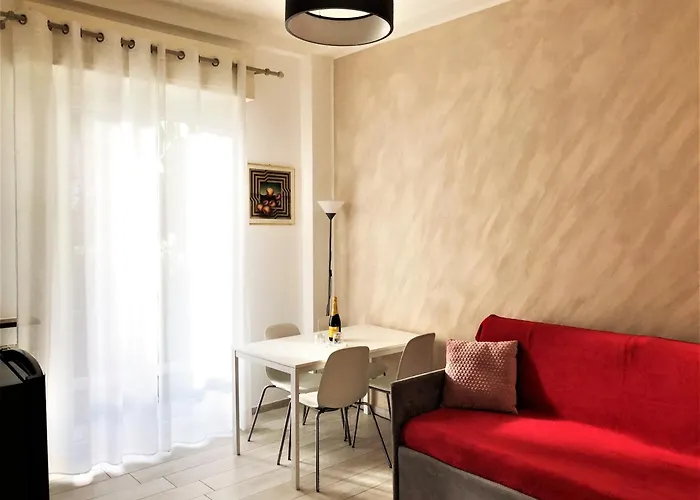 Lovely 2 Room With Small Garden